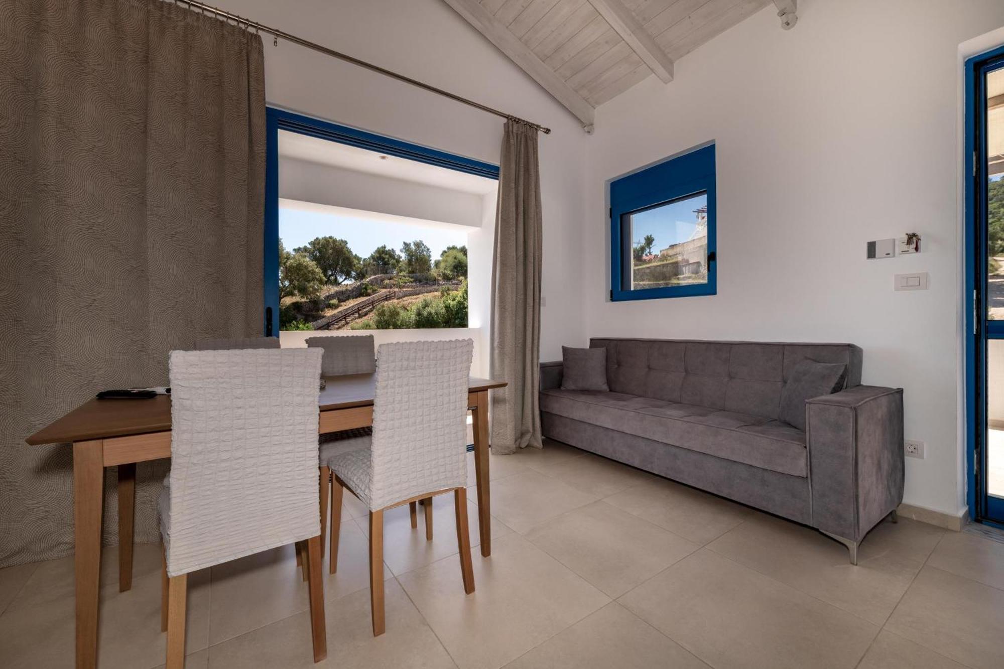 Mikro Nisi Studios & Apartments Agios Nikolaos  Exteriör bild