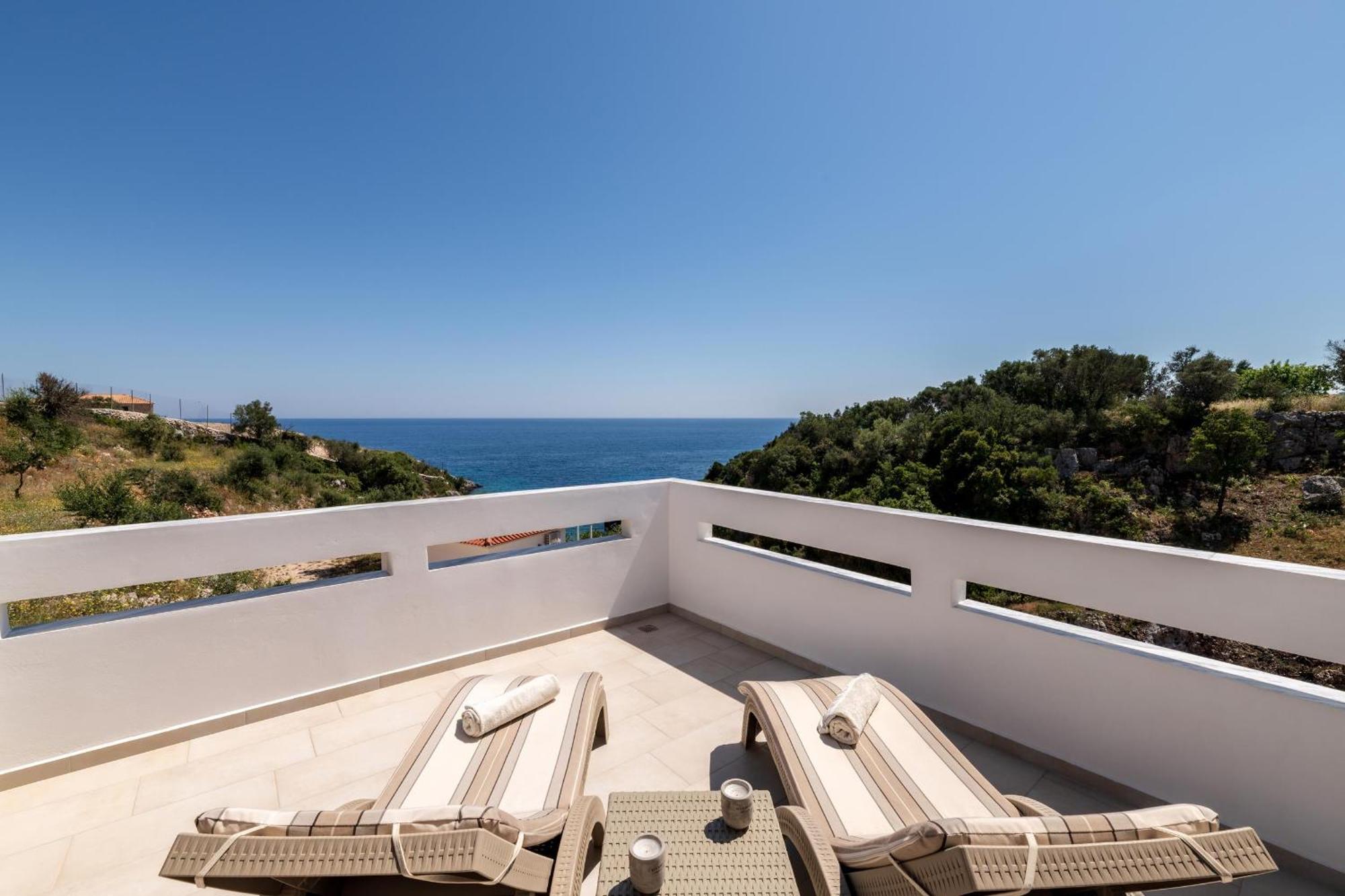 Mikro Nisi Studios & Apartments Agios Nikolaos  Exteriör bild