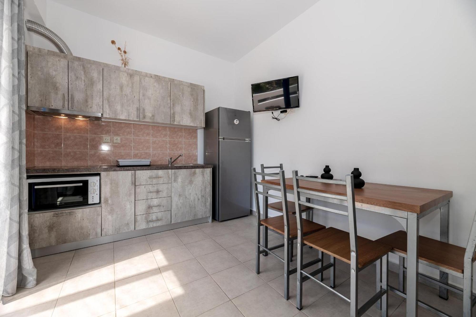 Mikro Nisi Studios & Apartments Agios Nikolaos  Exteriör bild